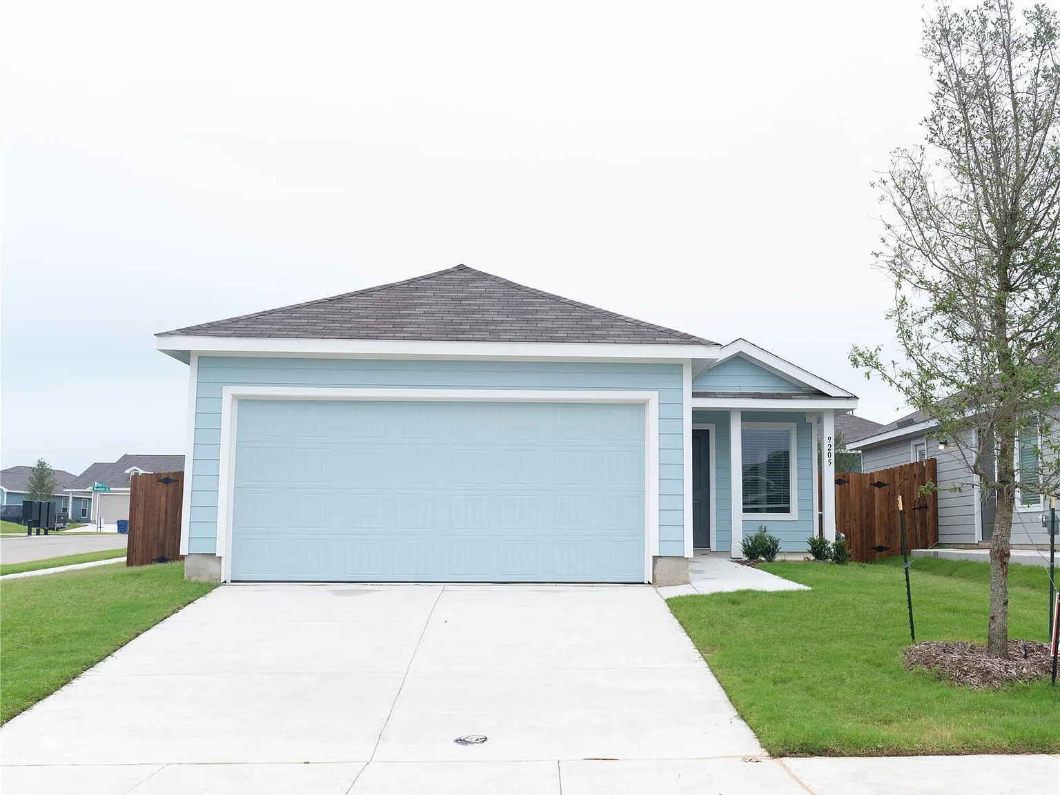 3 bed, 1436 sqft, $2,275 — Photo 1