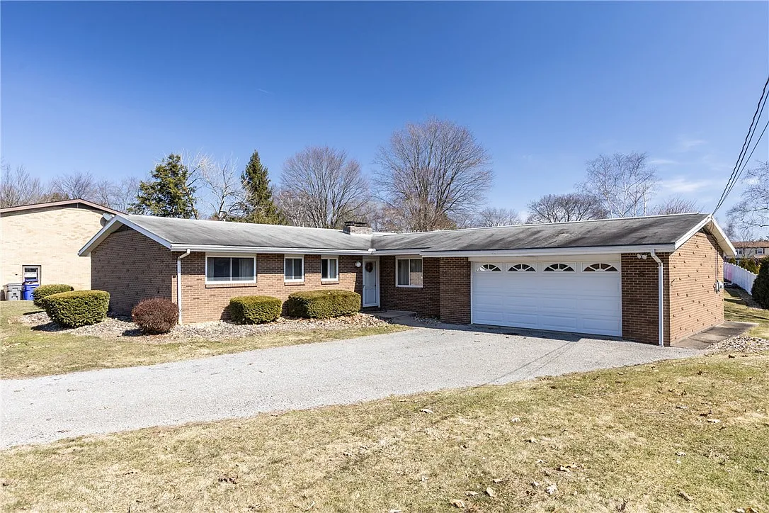 433 Cherokee Dr photo 1