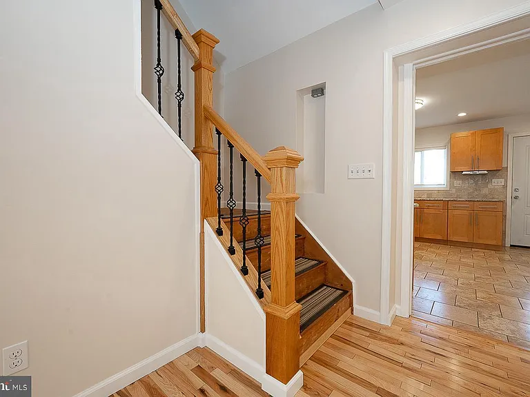 6950 Fowler St — Photo 16