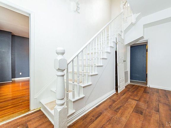 3rd image of 106 Golf Dr