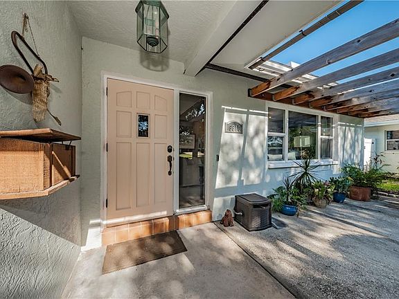3rd image of 6610 Bayou Grande Blvd NE