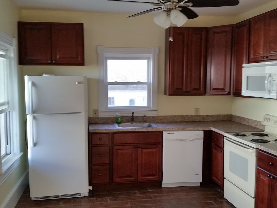 2nd image of 60 Broad St