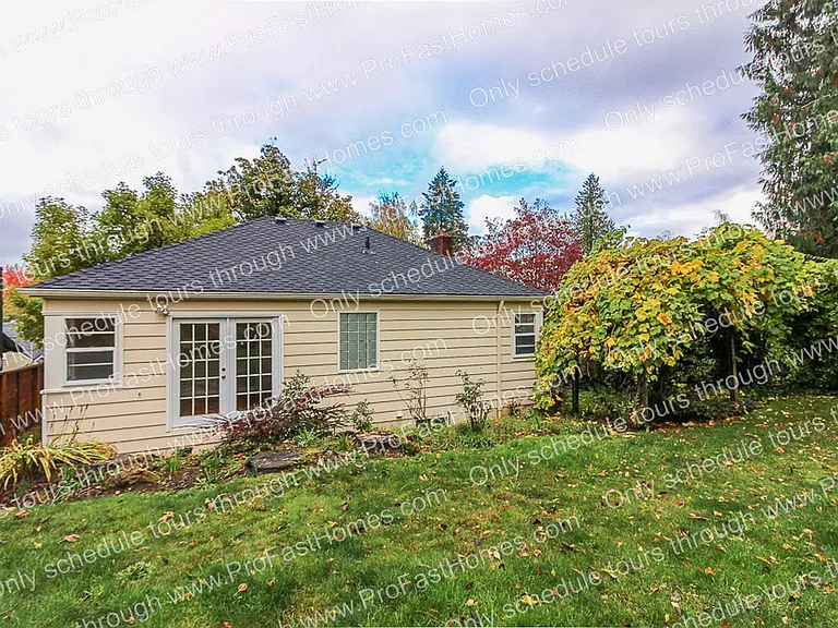 616 SW Moss St — Photo 28
