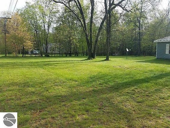 2nd image of 5679 Cedar Cir