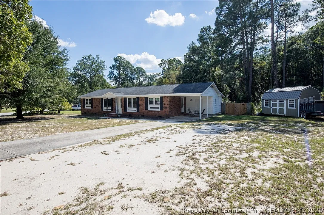 4 bed, 2.0 bath, 1450 sqft, $3,000 — Photo 1