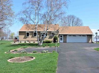 6316 Black Wolf Point Rd, Oshkosh, WI 54902