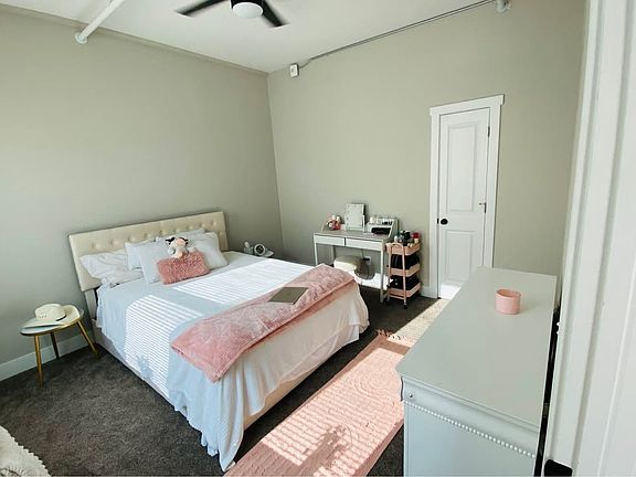 3rd image of 19 S Parish Ave #203
