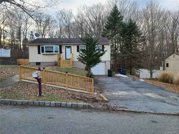 63 Duelk Ave, Monroe, NY 10950