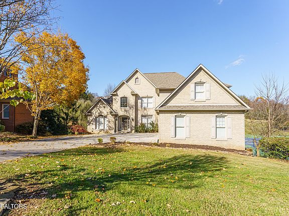 2nd image of 1905 Hidden Meadow Dr