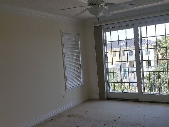 4th image of 135 3rd Ave S APT B