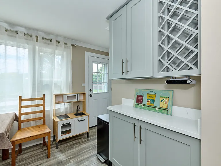 926 N Boxwood Dr #B — Photo 7