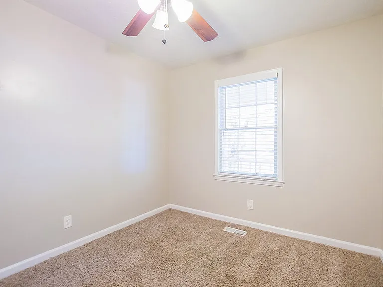155 Sunny Ln — Photo 11