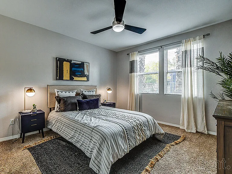 Fleetwood Apartments — Photo 11