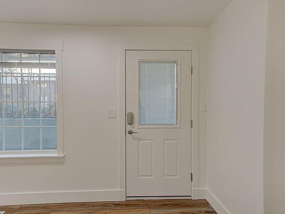 5th image of 863 E 200 S APT 3