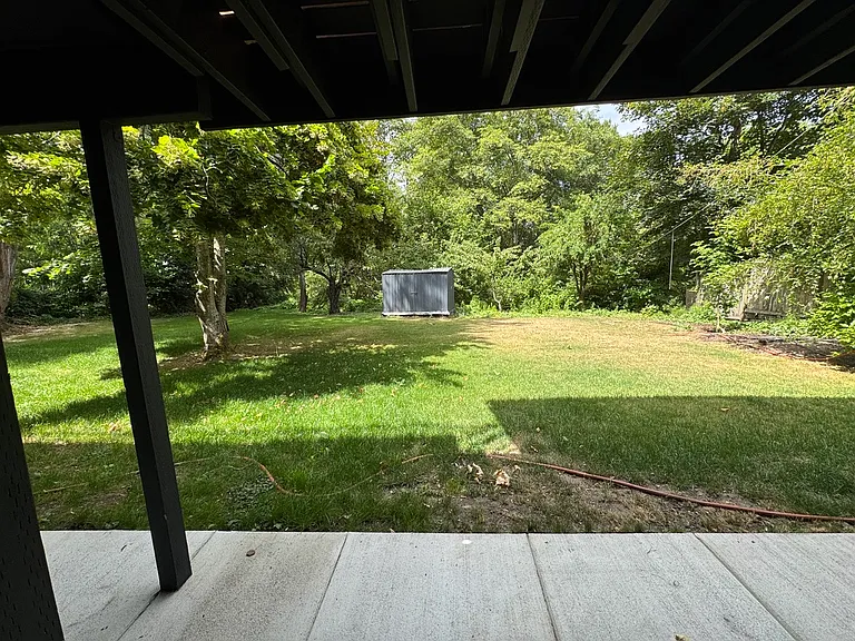 2112 Sunset Dr W #B — Photo 15