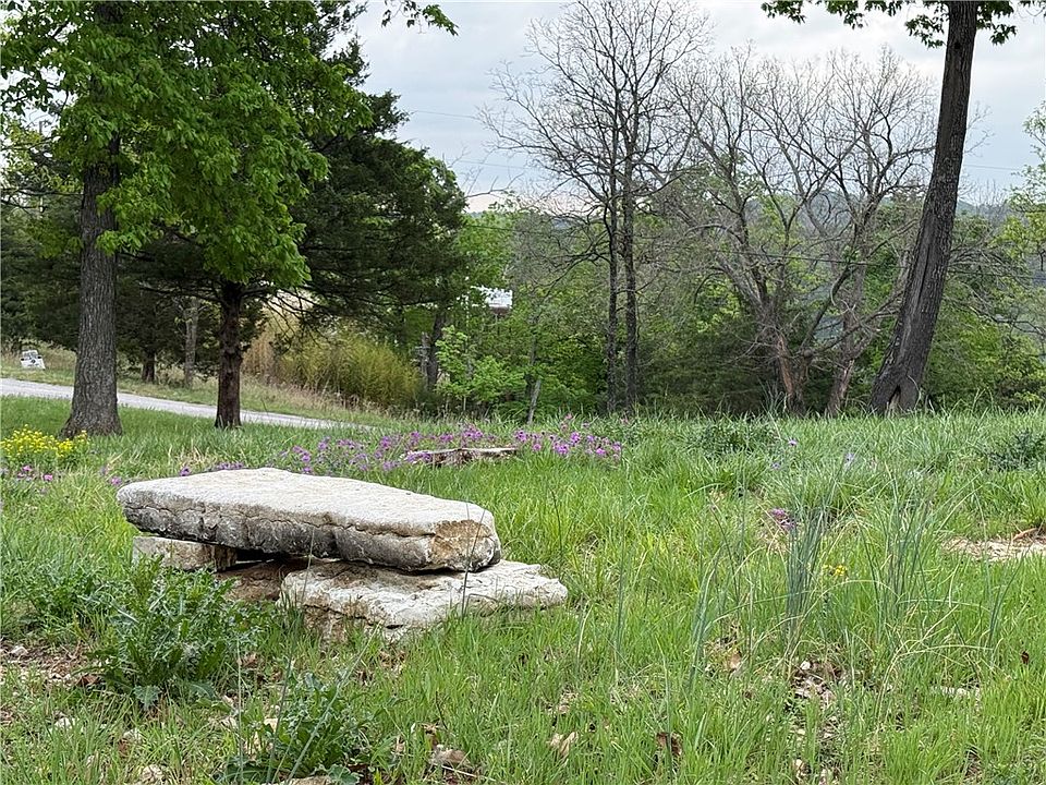 1st image of 26 Rocky Top Cir #36
