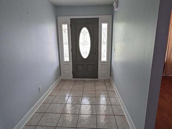 5th image of 1108 Karen Ln