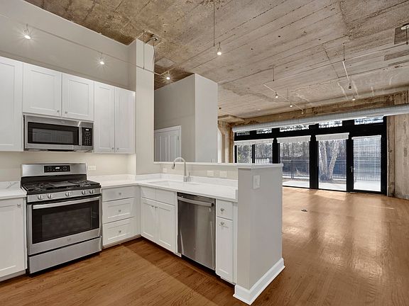 3rd image of 1071 W 15th St Unit 109