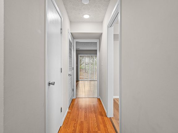 4th image of 1711 Wards Ferry Rd APT 8