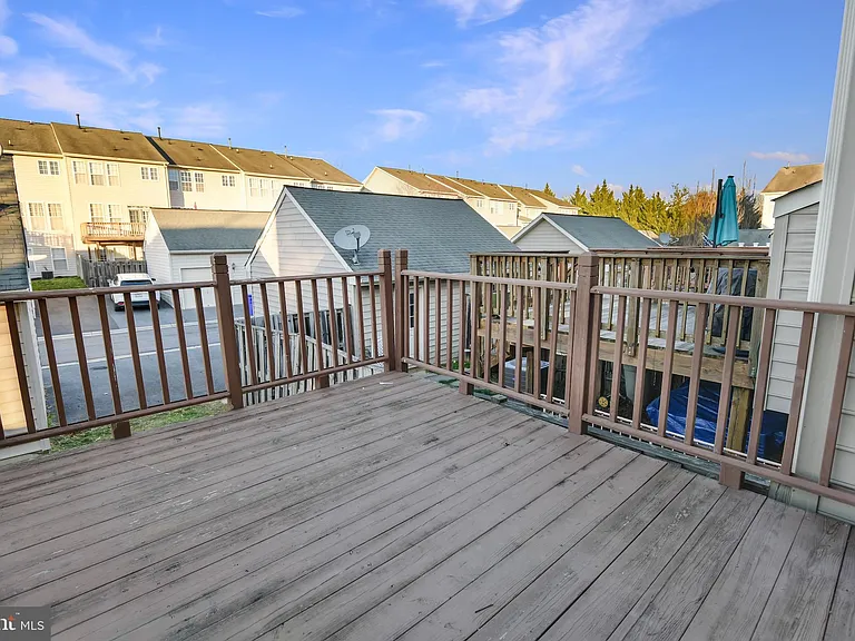 3730 Singleton Ter — Photo 11