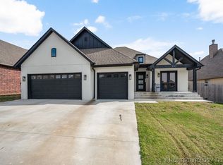 905 W Fargo Dr, Broken Arrow, OK 74012