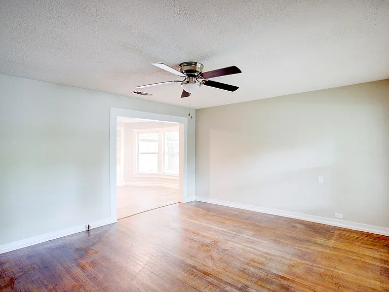 1005 N Buffalo Ave — Photo 4