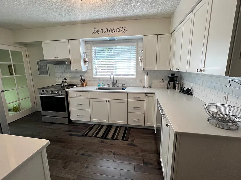 720 N Government Way — Photo 3