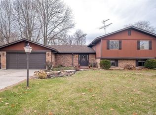 3889 Frostwood Dr, Dayton, OH 45430