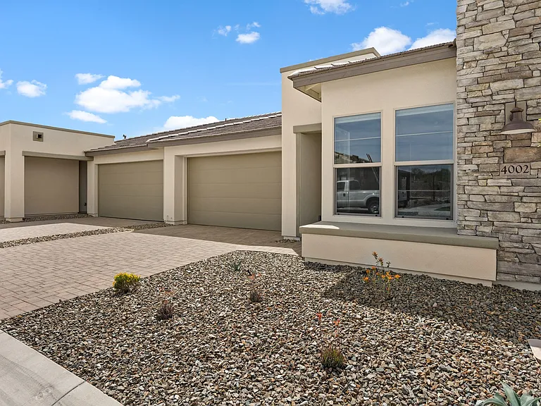 4002 Desert Moon Dr — Photo 2