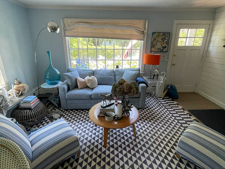 74 Miller Ln E — Photo 2