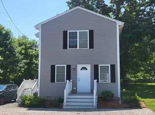 15 Chipaway Rd, East Freetown, MA 02717