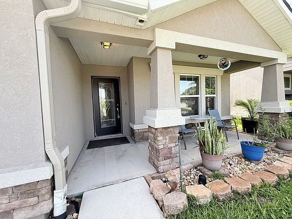 2nd image of 2715 Salt Lake Dr