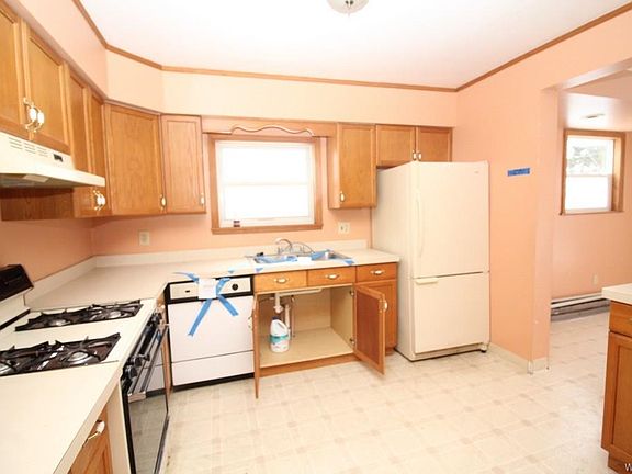 2nd image of 394 Davey St