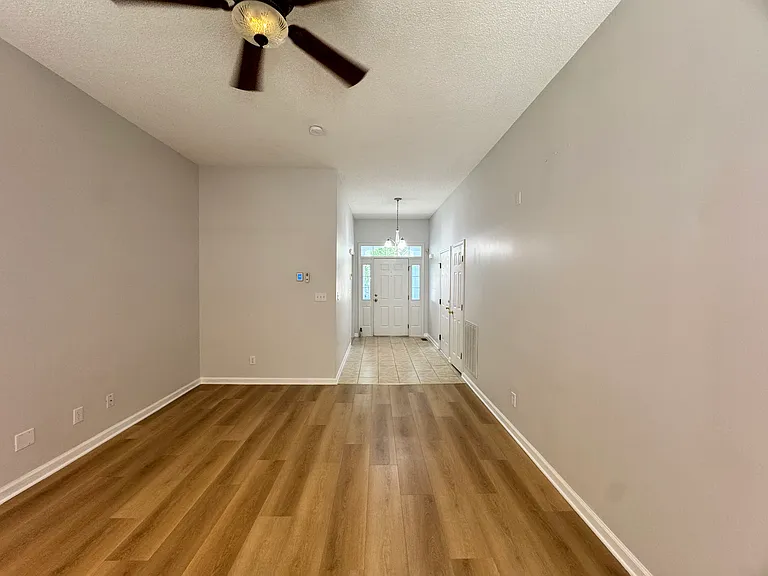 1004 Starkland Way — Photo 13