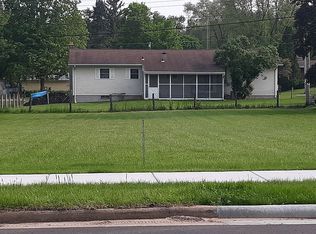 1070 4th St, Baraboo, WI 53913