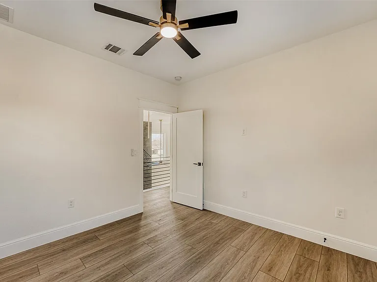 406 E Carrie Mnr — Photo 30
