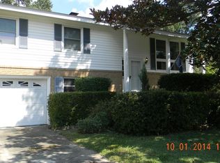 1817 Sandcroft Dr, Charleston, SC 29407