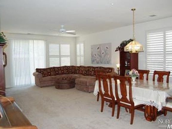 3rd image of 82 Entrada Cir