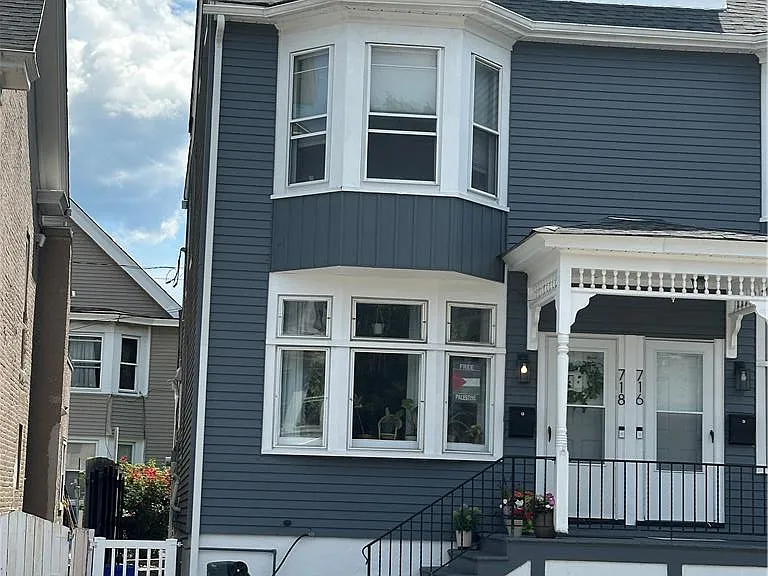718 N New St — Photo 2