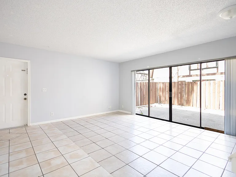 110 Weybridge Cir #A — Photo 3