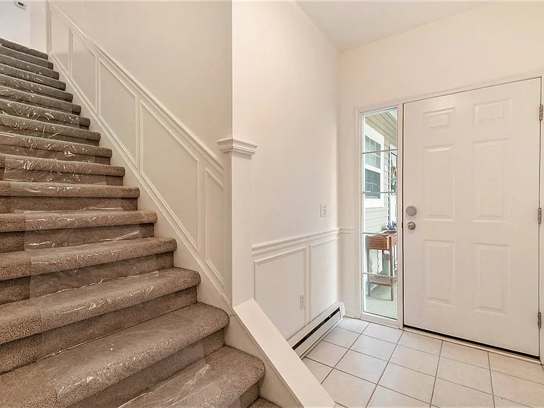 2925 N Knightsbridge Cir — Photo 3