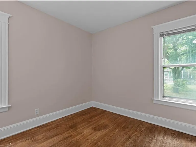 689 W Delavan Ave — Photo 12