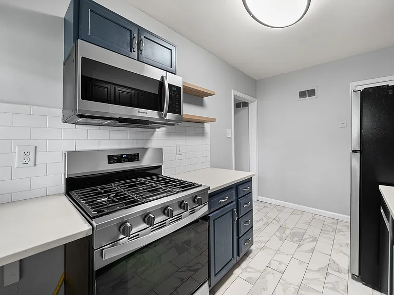1010 Sanford Ave #1 — Photo 7