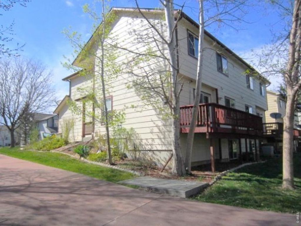 985 Winona Cir