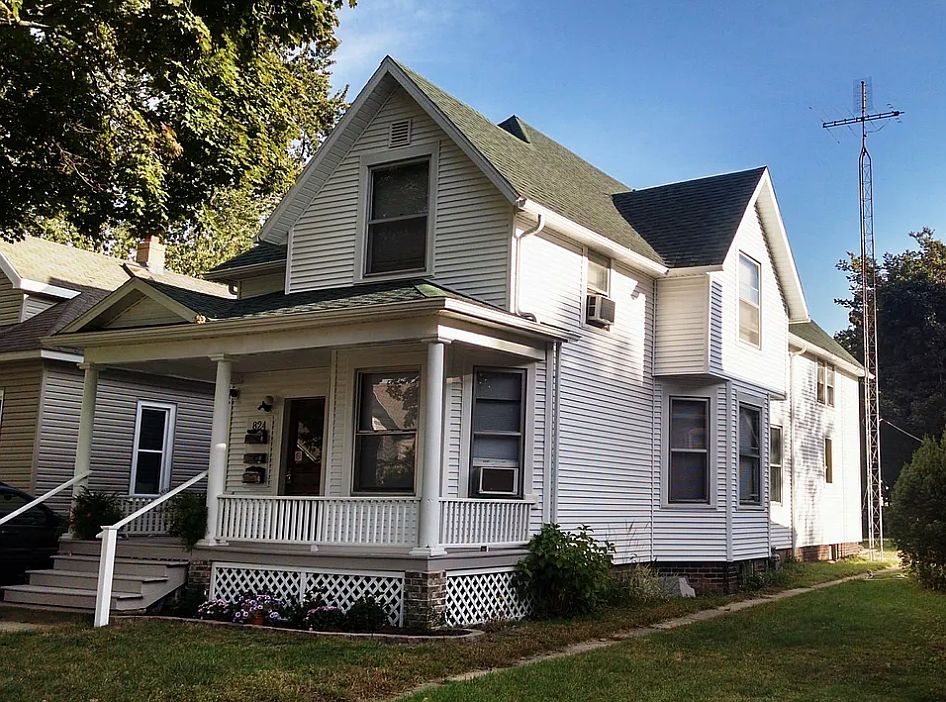 1st image of 824 Michigan Ave #2