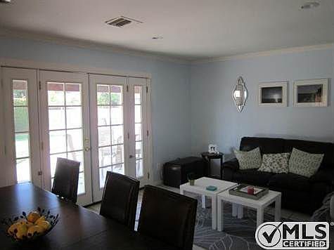 3rd image of 23451 Victory Blvd