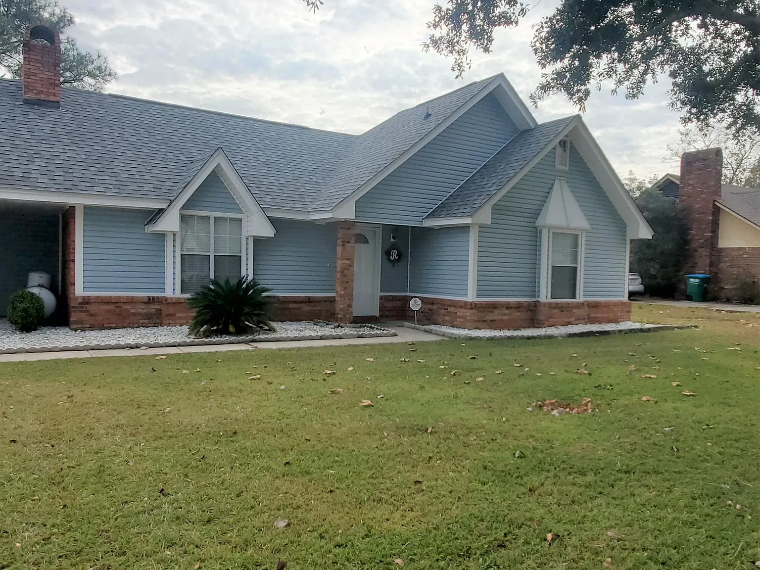 3 bed, 2.0 bath, 1486 sqft, $1,575 — Photo 2