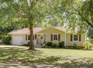 1701 Magruder Rd, Smithfield, VA 23430