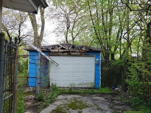 5th image of 16249 Ashland Ave