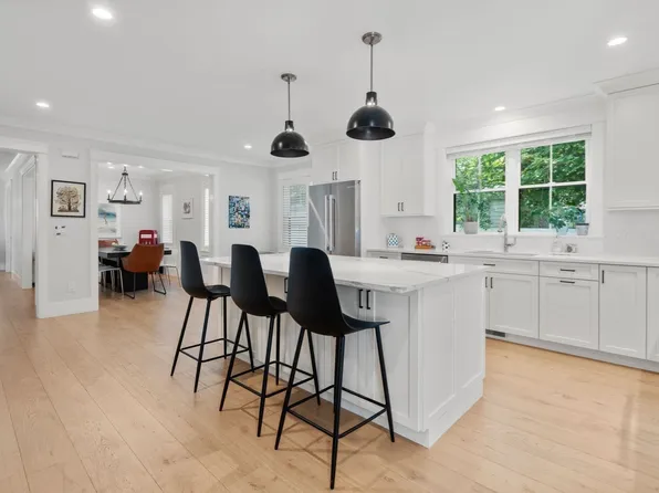 12 S Lincoln St, Natick, MA 01760